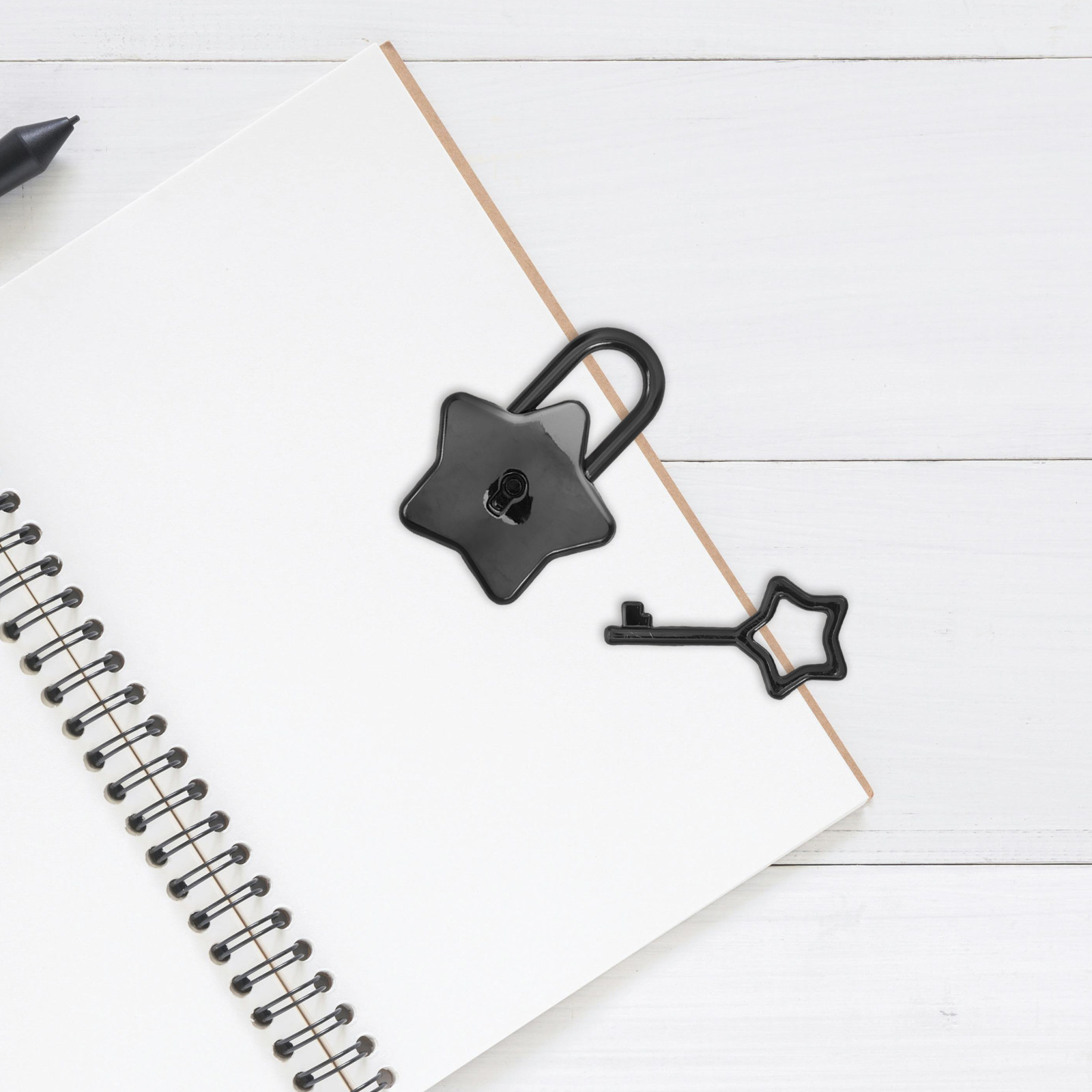 Small Star Shaped Mini Noteboo - Lockbox Key Secure recension och pris